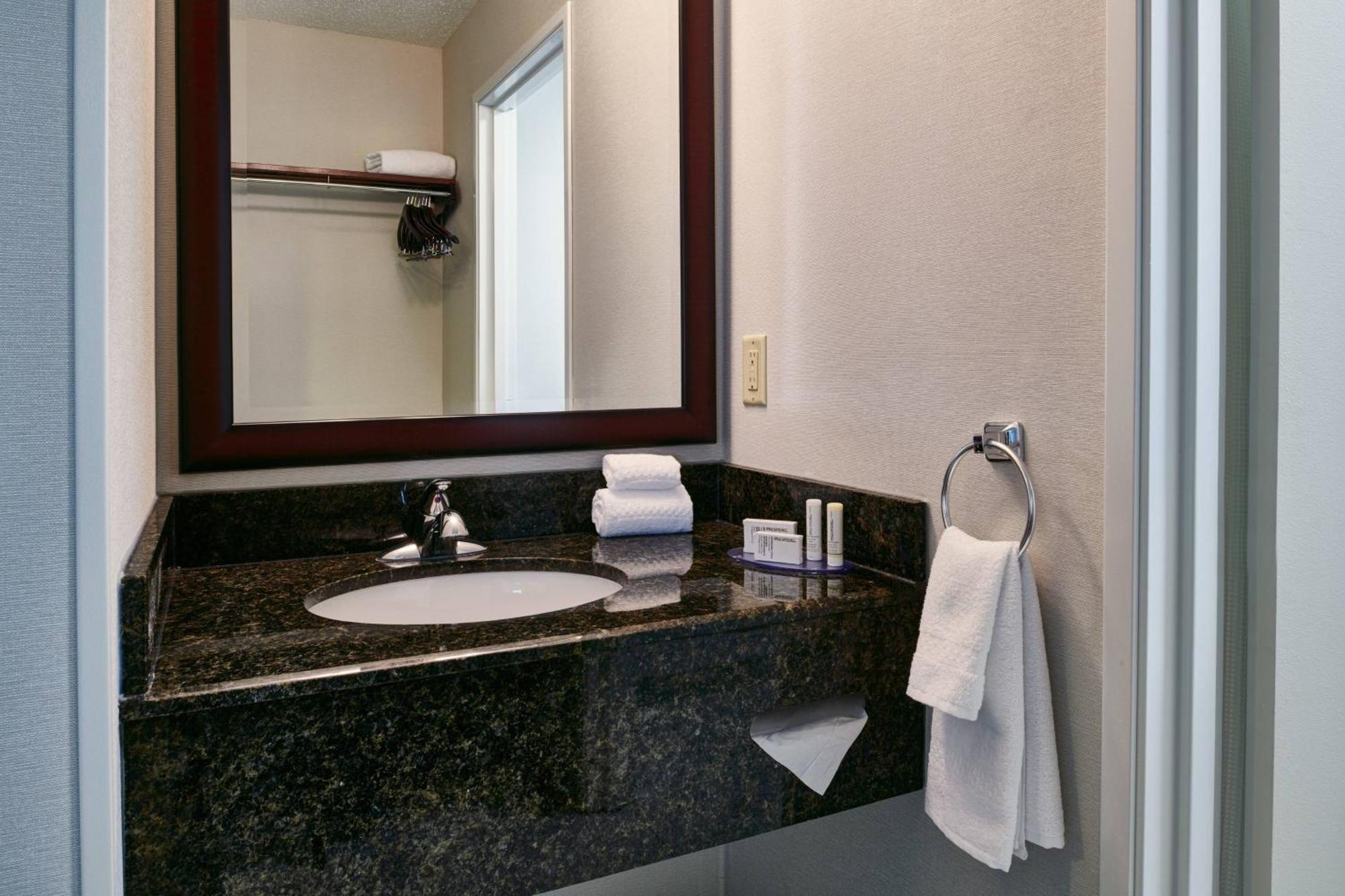 Fairfield Inn & Suites Detroit Livonia Eksteriør bilde